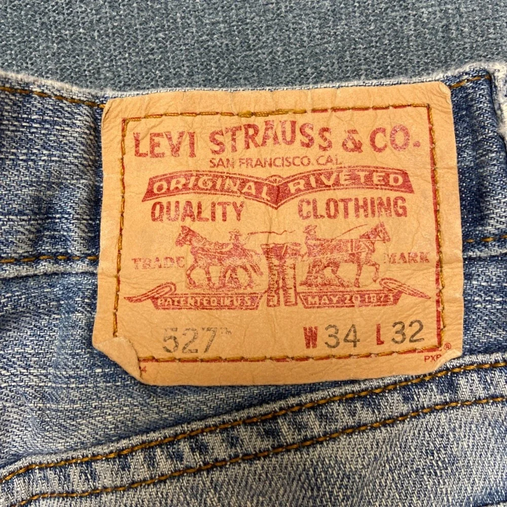 Levi's 527 Jeans Mens 34x32 Blue Denim Slim Fit Low Rise Zip Fly Bootcut Leg